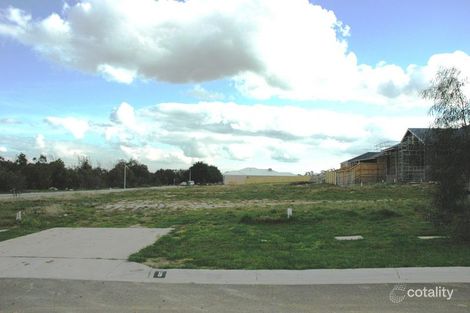 8 Shakespeare Gr, Officer, VIC 3809