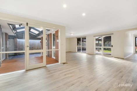 Property photo of 28 Nantilla Crescent Werribee VIC 3030