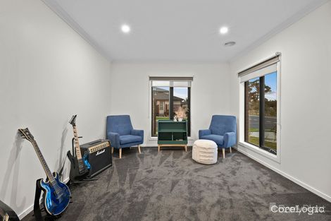 Property photo of 45 Flanagan Crescent Cranbourne South VIC 3977