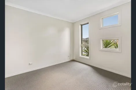 Property photo of 31 Pepperbush Circuit Cranbourne VIC 3977