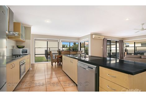 Property photo of 13 Cornell Close Regents Park QLD 4118