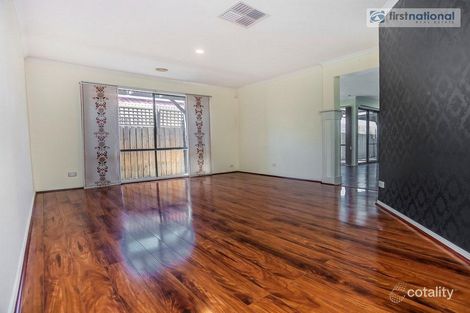 Property photo of 17 Kingsford Way Roxburgh Park VIC 3064