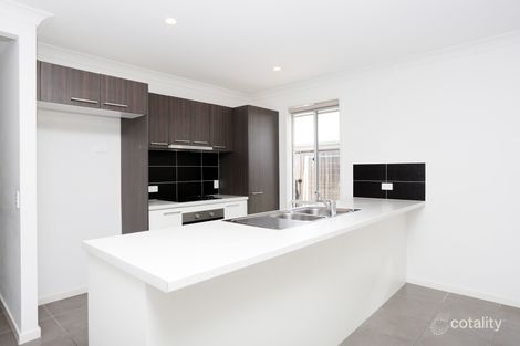 Property photo of 71 Napier Circuit Silkstone QLD 4304