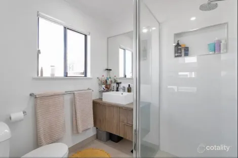 Property photo of 6 Lugano Mews Andergrove QLD 4740