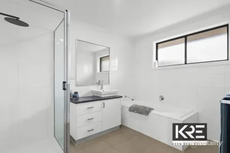 Property photo of 4 View Street Moe VIC 3825