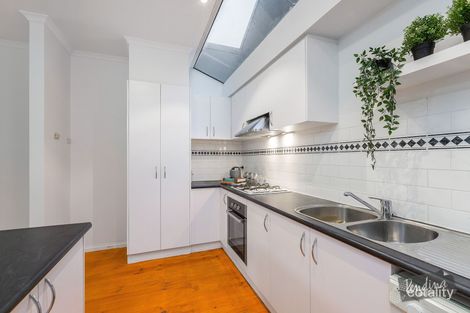 Property photo of 31 Rogan Lane Kensington VIC 3031