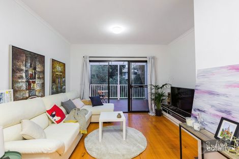 Property photo of 31 Rogan Lane Kensington VIC 3031