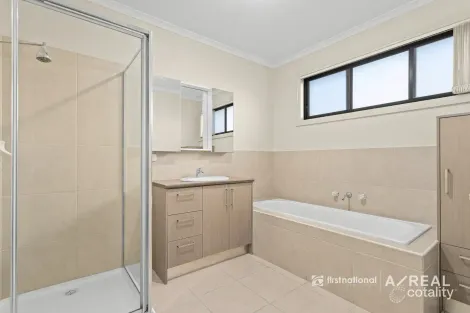 Property photo of 2/5 Barcelona Close Thomastown VIC 3074