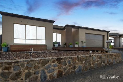 Property photo of 13 Maggiore Crescent Pakenham VIC 3810
