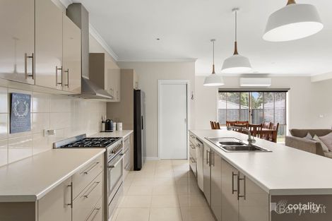 Property photo of 13 Maggiore Crescent Pakenham VIC 3810