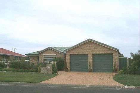 2 Abel Tasman Dr, Lake Cathie, NSW 2445