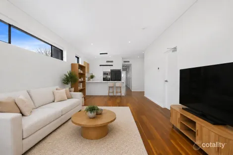 Property photo of 10/2 Woolley Street Indooroopilly QLD 4068