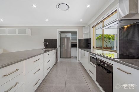 Property photo of 4 Cawley Place Oxenford QLD 4210