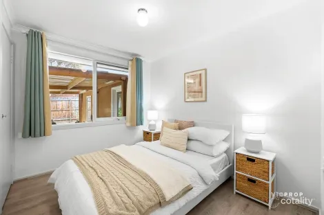 Property photo of 22 Ashcombe Drive Ringwood VIC 3134