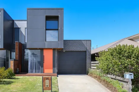 2/5 Martin Laurence Pl, Port Fairy, VIC 3284