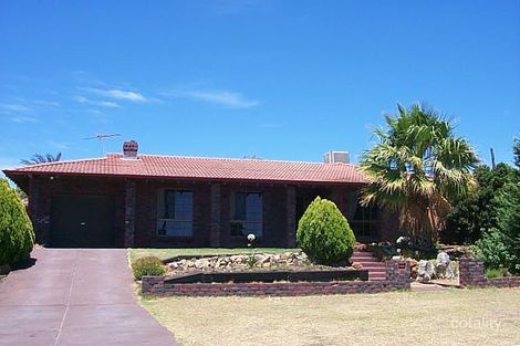 5 Parsons Ave, Parmelia, WA 6167