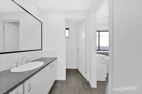 Property photo of 14 Myers Parade Altona Meadows VIC 3028