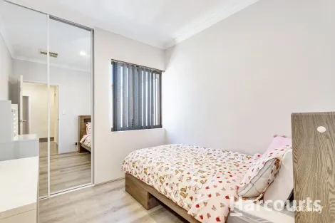 Property photo of 106B Nannatee Way Wanneroo WA 6065