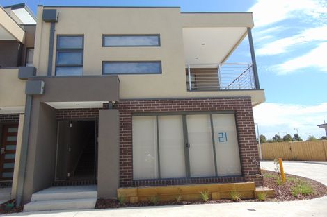 Property photo of 21/8 The Crossing Caroline Springs VIC 3023