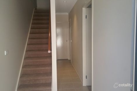Property photo of 21/8 The Crossing Caroline Springs VIC 3023