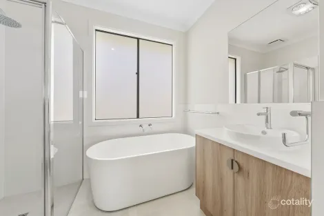 Property photo of 54 Noah Crescent Angle Vale SA 5117