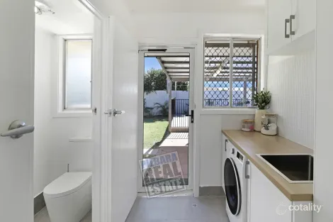 Property photo of 34 Gregory Way Bulgarra WA 6714