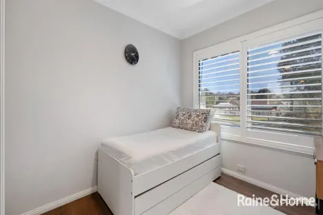 Property photo of 6 Paper Bark Place Macquarie Fields NSW 2564