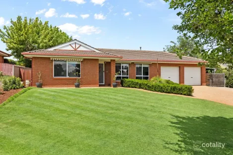 Property photo of 32 Bourkelands Drive Bourkelands NSW 2650