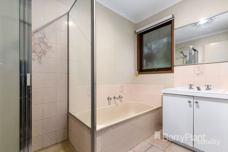 Property photo of 2 Paula Court Langwarrin VIC 3910