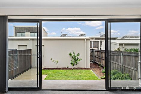 Property photo of 28 Taggart Terrace Coombs ACT 2611