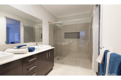 Property photo of 2426 Treeve Parkway Werribee VIC 3030