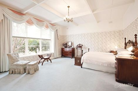 Property photo of 27 Tourello Avenue Hawthorn East VIC 3123