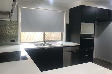 Property photo of 2/11 Napper Road Arundel QLD 4214