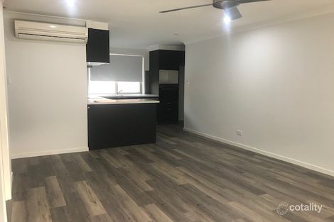 Property photo of 2/11 Napper Road Arundel QLD 4214