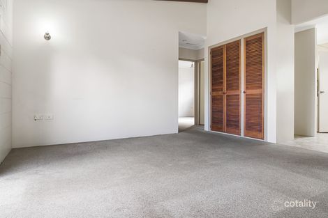 2/481-483 Mccoombe St, Mooroobool, QLD 4870