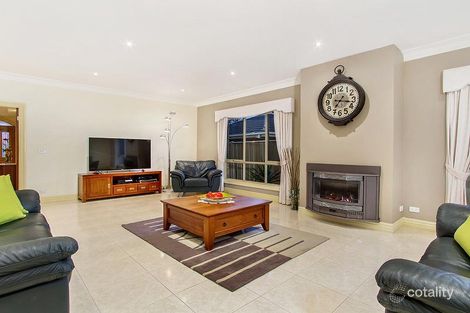 Property photo of 2 Bolac Place Taylors Hill VIC 3037