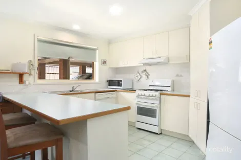 Property photo of 1 Carbine Drive St Albans Park VIC 3219