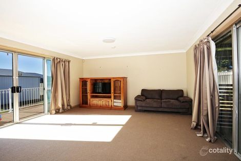 Property photo of 27 Edwards Avenue Bomaderry NSW 2541