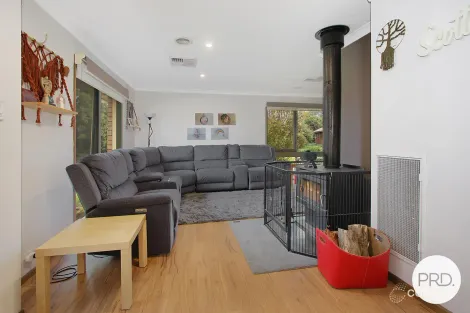 Property photo of 16 Kensington Court Thurgoona NSW 2640