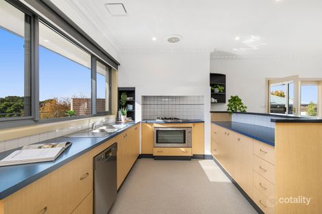 Property photo of 13 Edgecombe Street Hamlyn Heights VIC 3215