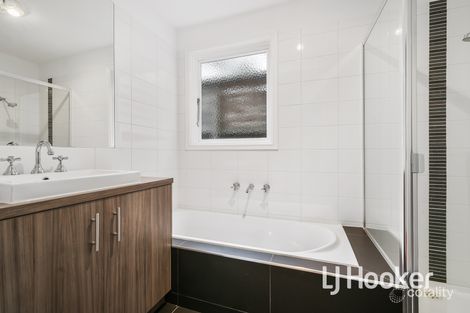 Property photo of 51 Highland Drive Pakenham VIC 3810