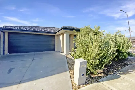 25 Ajay Way, Kurunjang, VIC 3337