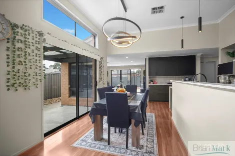 Property photo of 18 Landmark Crescent Manor Lakes VIC 3024