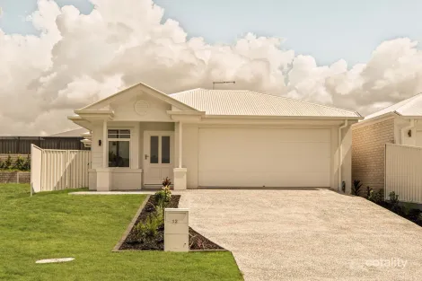 12 Love St, Victoria Point, QLD 4165