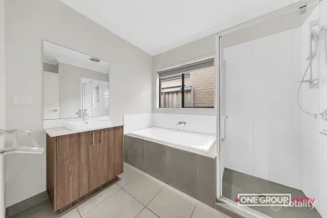 Property photo of 10 Guardian Street Mickleham VIC 3064