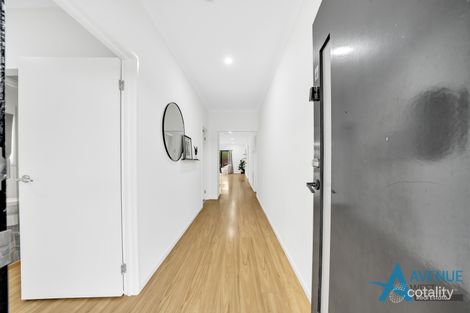 Property photo of 2 Malanda Place Truganina VIC 3029