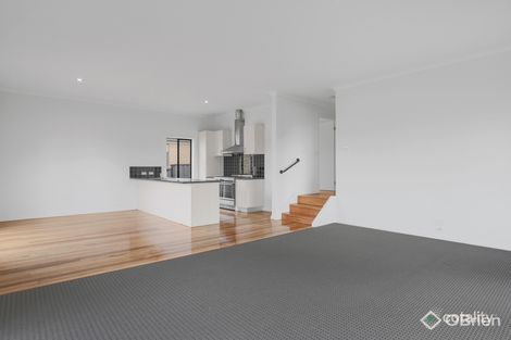 Property photo of 28 Botham Crescent Pakenham VIC 3810