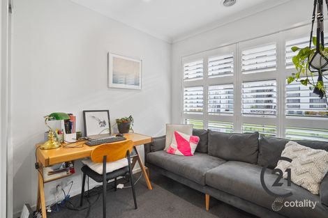 Property photo of 15 Supplejack Walk Cranbourne North VIC 3977
