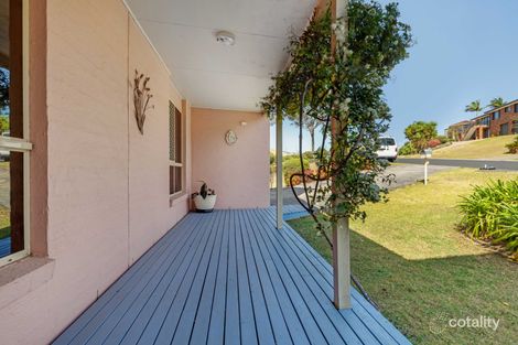 Property photo of 20 Karoola Crescent Surfside NSW 2536