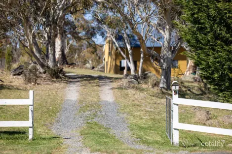 Property photo of 9 Sentinel Place Jindabyne NSW 2627